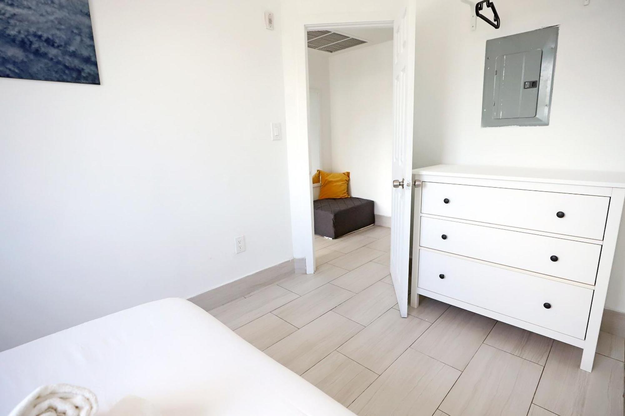 2 Bedroom Apartment 3 Minute Walk To South Beach & Ocean Drive Miami Beach Zewnętrze zdjęcie